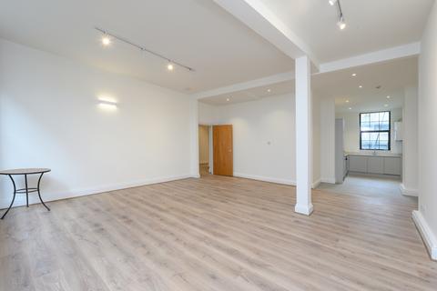 3 bedroom flat for sale, Shepherdess Walk, Hackney, London