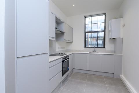 3 bedroom flat for sale, Shepherdess Walk, Hackney, London