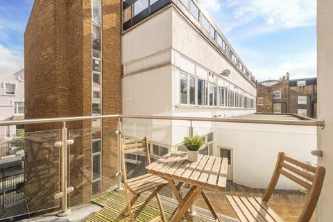 2 bedroom flat for sale, Cornwall Crescent, London