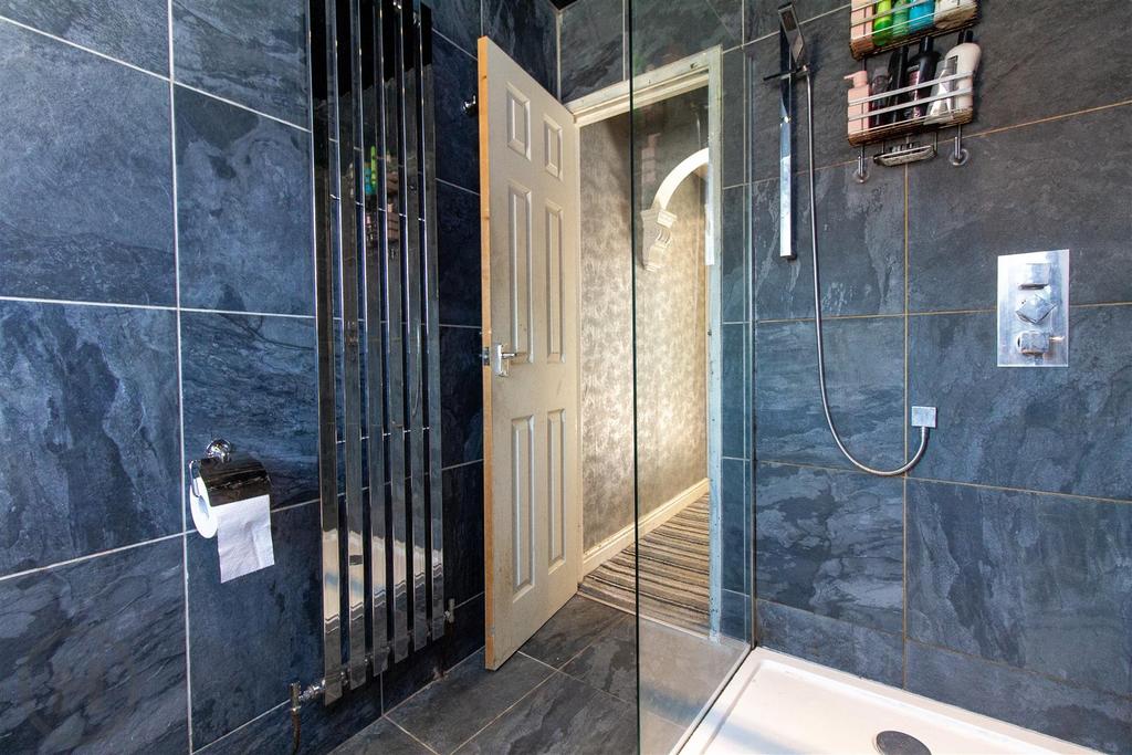 Shower Room (2).jpg