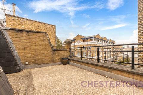 3 bedroom semi-detached house to rent, Three Colt Street, London