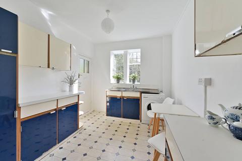 3 bedroom flat for sale, Kings Keep, Putney, London, SW15