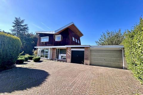 3 bedroom detached house for sale, Monmouth Road, Raglan, Usk