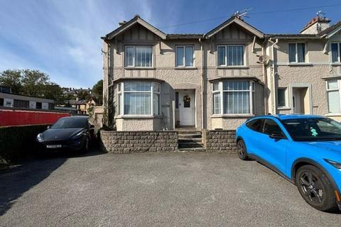 4 bedroom end of terrace house for sale, Bangor, Gwynedd