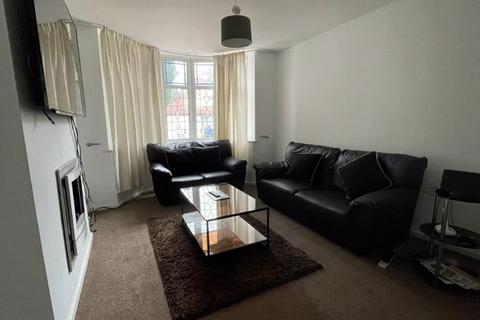 3 bedroom semi-detached house for sale, Delves Crescent, Walsall, West Midlands, WS5 4LR