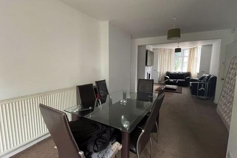 3 bedroom semi-detached house for sale, Delves Crescent, Walsall, West Midlands, WS5 4LR