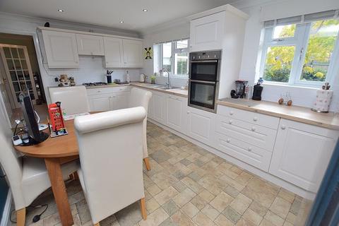 4 bedroom detached house for sale, 12 St Georges Drive, Woodhall Spa