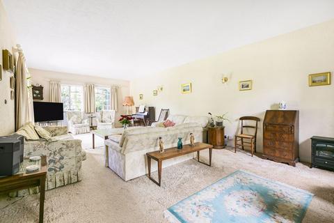 5 bedroom detached house for sale, Lower Road, Fetcham