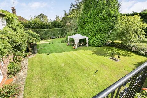 5 bedroom detached house for sale, Lower Road, Fetcham