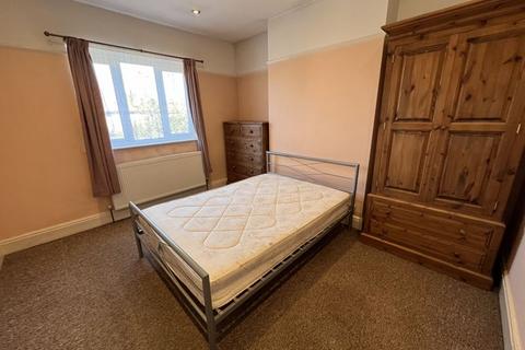 3 bedroom property to rent, Beacon Road, London SE13