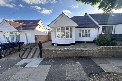 2 bedroom semi-detached bungalow for sale, Farndale Crescent, Greenford