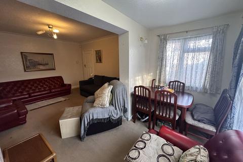 2 bedroom semi-detached bungalow for sale, Farndale Crescent, Greenford