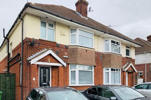 4 bedroom semi-detached house to rent, Bursledon Road, Bitterne