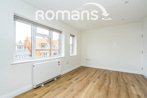 2 bedroom apartment to rent, Fleet Road, Fleet