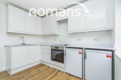 2 bedroom apartment to rent, Fleet Road, Fleet