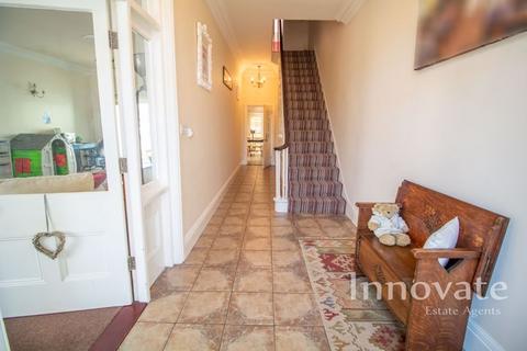 4 bedroom end of terrace house for sale, Vicarage Road, Oldbury B68