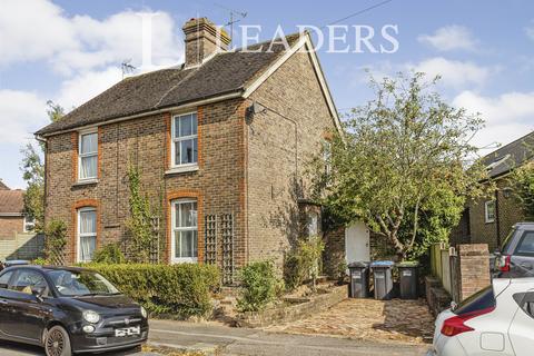 2 bedroom semi-detached house to rent, Kents Road, Haywards Heath