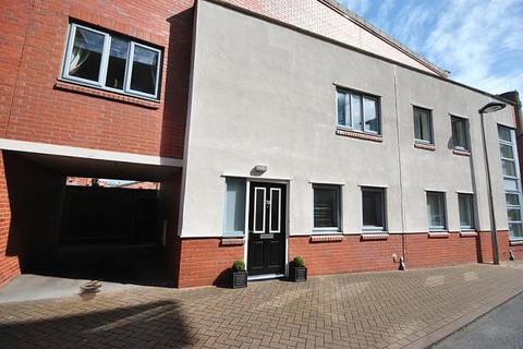 2 bedroom semi-detached house to rent, Shot Tower Close, Chester, CH1