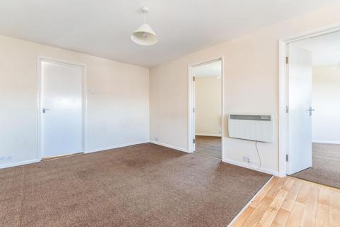 2 bedroom flat to rent, Lower Station Road, Billingshurst