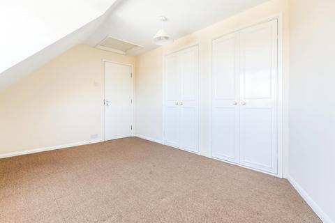 2 bedroom flat to rent, Lower Station Road, Billingshurst