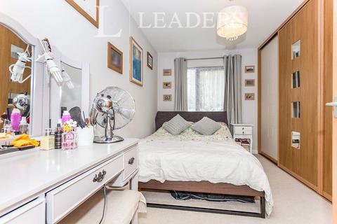 2 bedroom flat to rent, Glenalmond Avenue, Cambridge