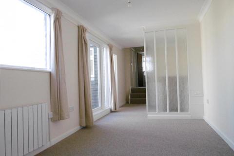 2 bedroom flat to rent, Carlton Grove, Parkstone, Poole, BH12