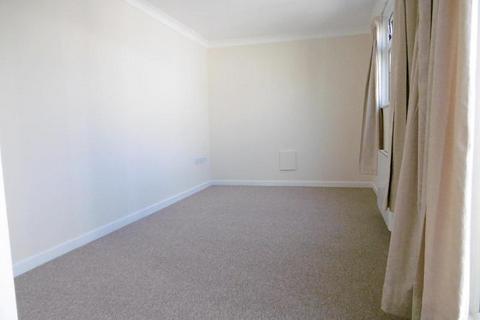 2 bedroom flat to rent, Carlton Grove, Parkstone, Poole, BH12