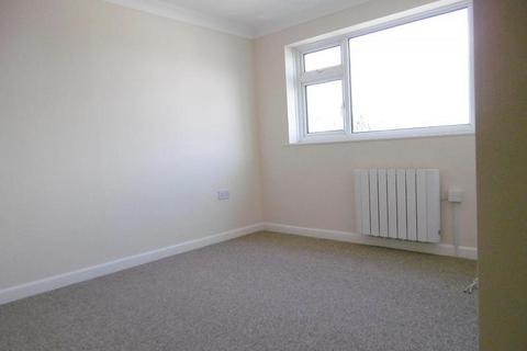 2 bedroom flat to rent, Carlton Grove, Parkstone, Poole, BH12