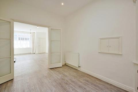 4 bedroom terraced house to rent, Petersham Mews, SW7