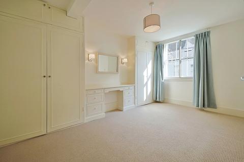 4 bedroom terraced house to rent, Petersham Mews, SW7