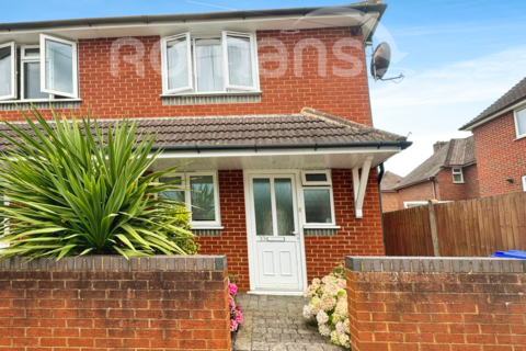 2 bedroom semi-detached house to rent, St. Christophers Road, Farnborough, GU14