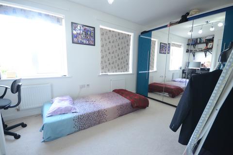 2 bedroom semi-detached house to rent, Alexander Turner Close, Reading