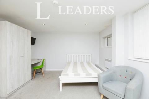 Studio to rent, Iron Gate, Derby