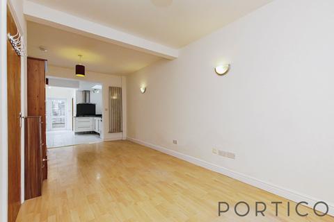 3 bedroom terraced house to rent, Tennyson Road | E15