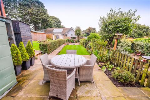 2 bedroom terraced house for sale, Harewood Avenue, Halifax