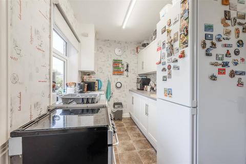 2 bedroom terraced house for sale, Harewood Avenue, Halifax