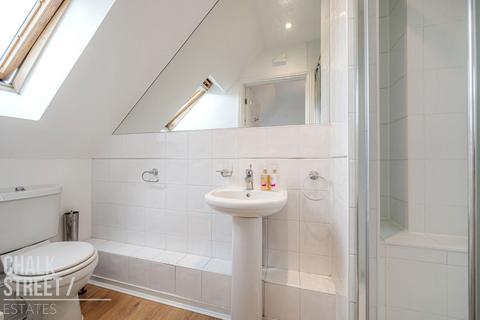 7, Queenside Court Mawney Road, Romford, RM7 7BG
