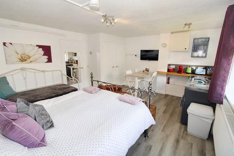 1 bedroom apartment for sale, Turners Place, Holmer Green HP15