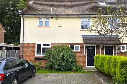 3 bedroom semi-detached house to rent, Templewood, High Wycombe HP14