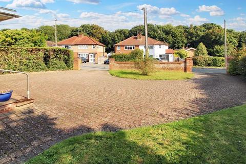 2 bedroom detached bungalow for sale, Park Lane, Hazlemere HP15