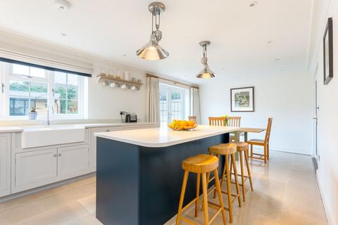 4 bedroom detached house for sale, Charts Close, Cranleigh, GU6