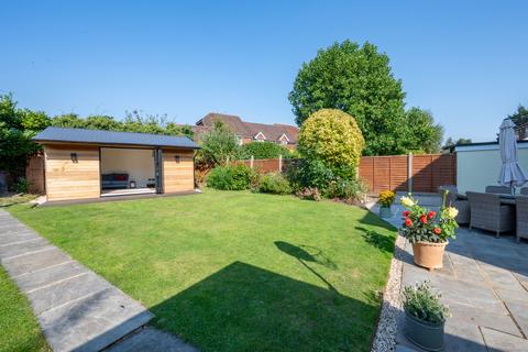 4 bedroom detached house for sale, Charts Close, Cranleigh, GU6