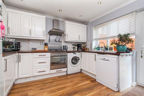 4 bedroom semi-detached house for sale, Bunyans Mead, Bedford MK42