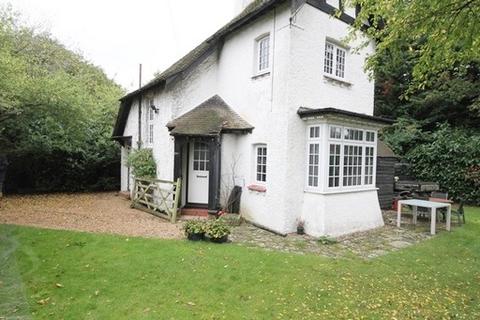 2 bedroom detached house to rent, Cookham SL6