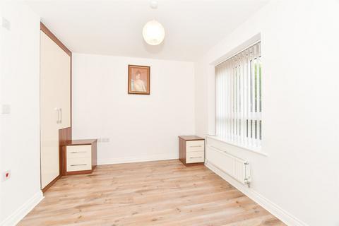 2 bedroom ground floor flat for sale, Edmett Way, Maidstone, Kent