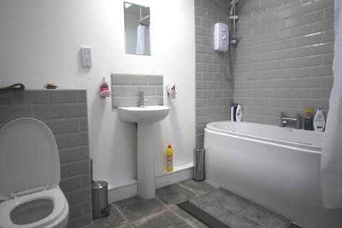 1 bedroom in a house share to rent, Grove Terrace, , Bradford