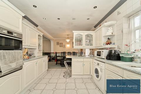 21 Blossom Waye, Hounslow, TW5 9HB