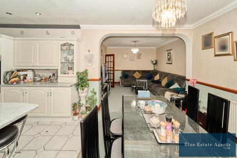 21 Blossom Waye, Hounslow, TW5 9HB