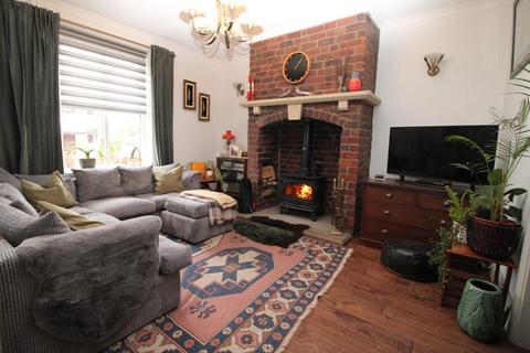 4 bedroom terraced house for sale, Chew Valley Road, Greenfield, Oldham, Lancshire, OL3 7DF