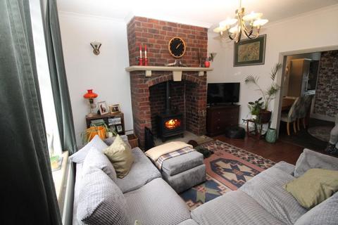 4 bedroom terraced house for sale, Chew Valley Road, Greenfield, Oldham, Lancshire, OL3 7DF